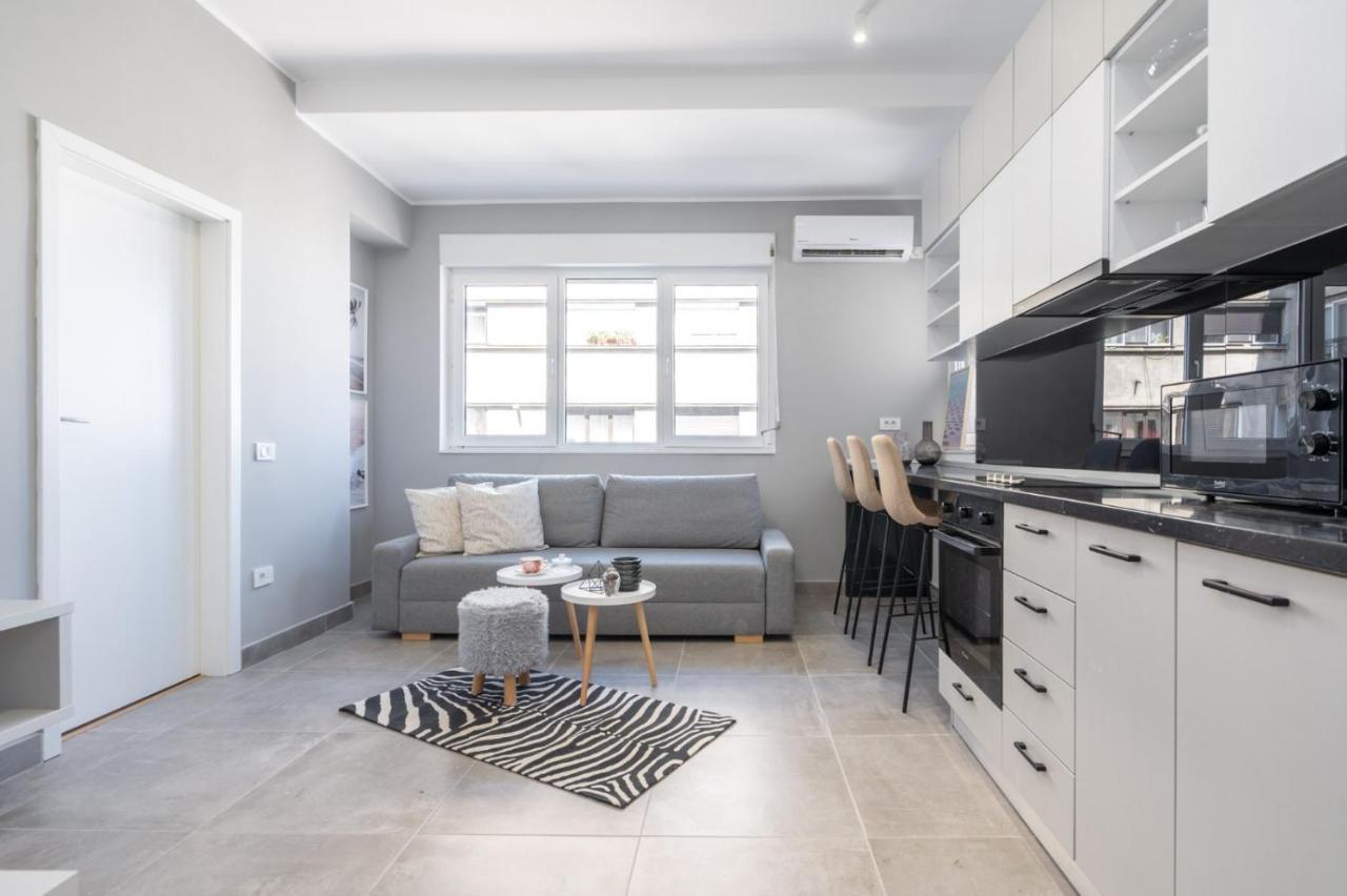 Minimalist Design Apartament In Magheru Bucharest Exterior photo