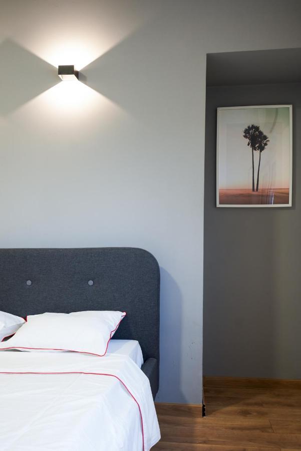 Minimalist Design Apartament In Magheru Bucharest Exterior photo