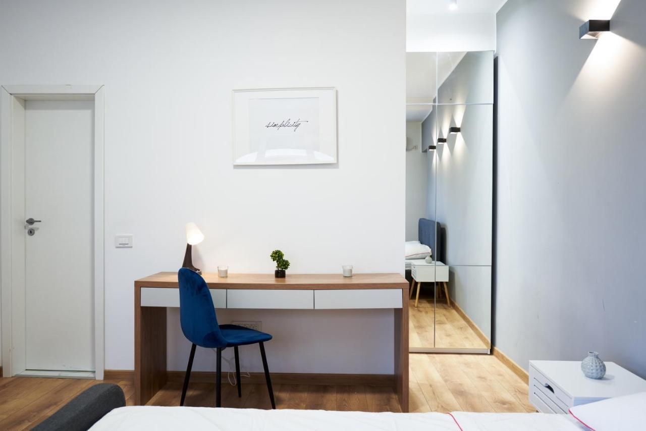 Minimalist Design Apartament In Magheru Bucharest Exterior photo